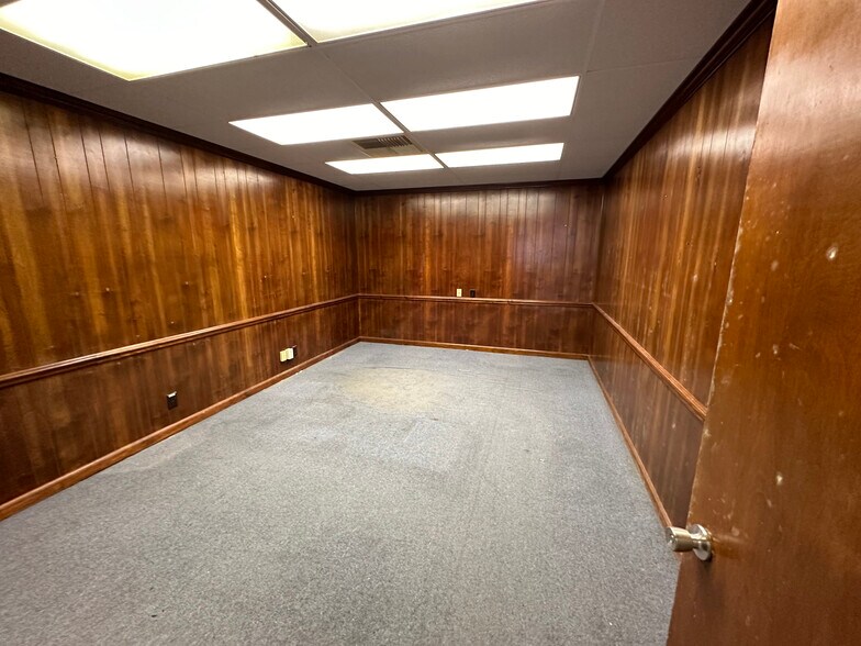 More Photos Of 724 Bell Fork Rd, Jacksonville Office For Sale