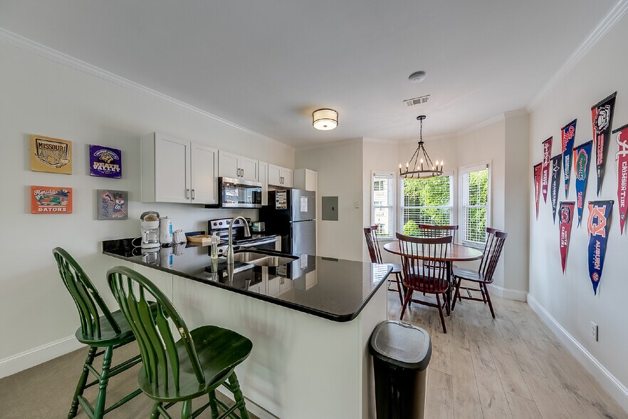More Photos Of 892 Edelweiss Strasse, Helen Hotel For Sale