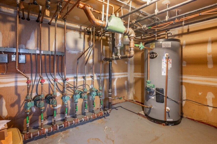 More Photos Of 395 Lake Ave, Manchester Apartments For Sale