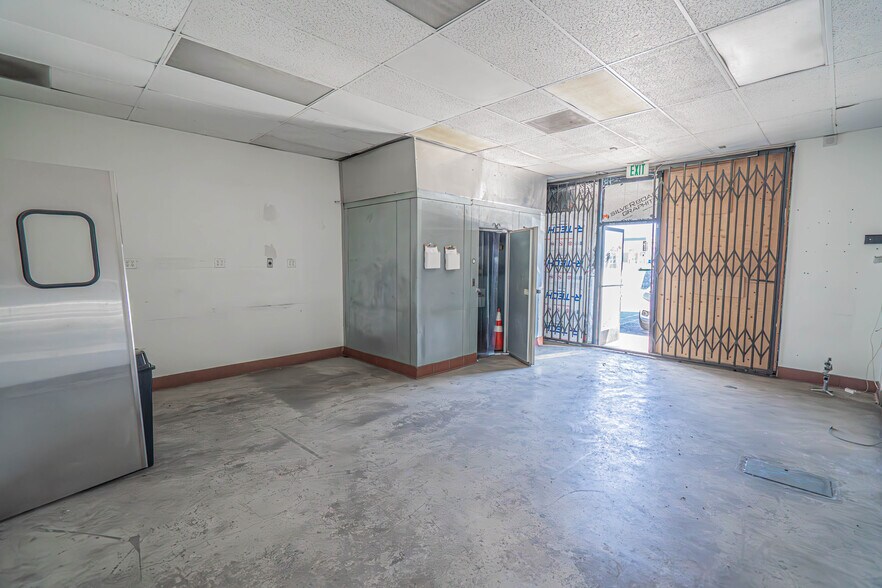 More Photos Of 1901 S Alameda St, Los Angeles General Retail For Sale