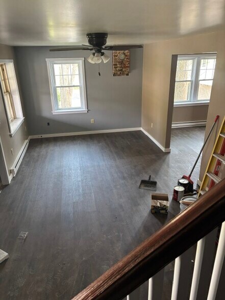 More Photos Of 429 Riverview Dr, Walnutport Flex For Sale
