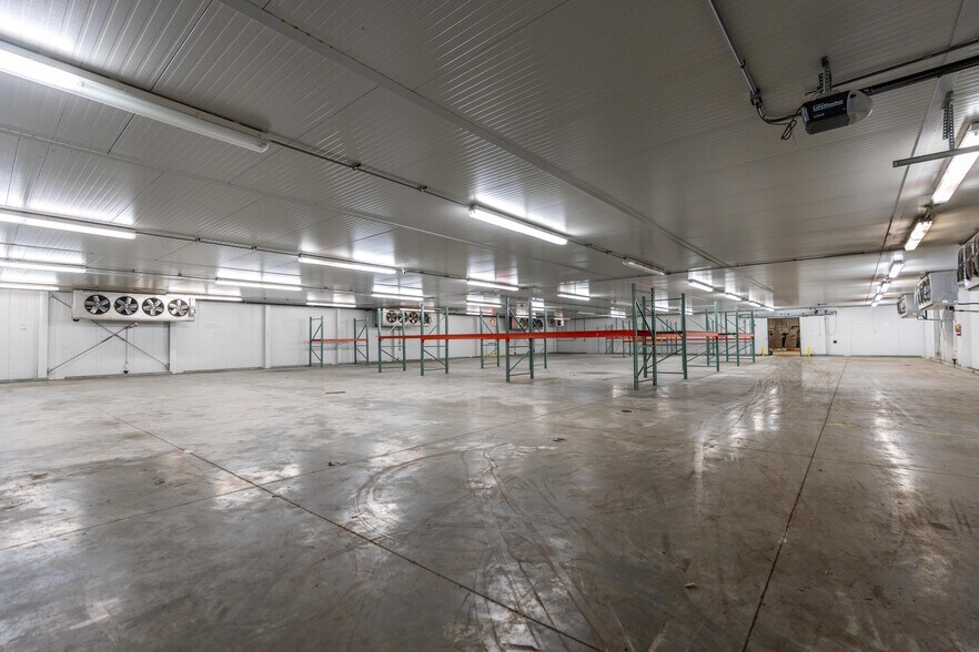 More Photos Of 2280 Deerfield Ave N, Dalton Industrial For Sale