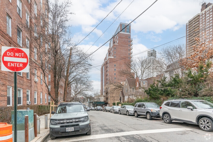 More Photos Of 12418 Queens Blvd, Jamaica Hotel For Sale