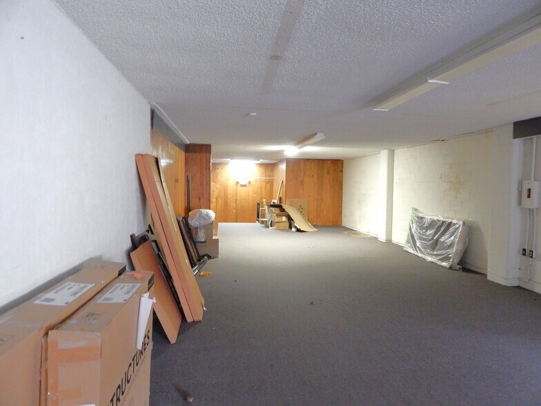 More Photos Of 635 SE Stephens St, Roseburg Freestanding For Lease