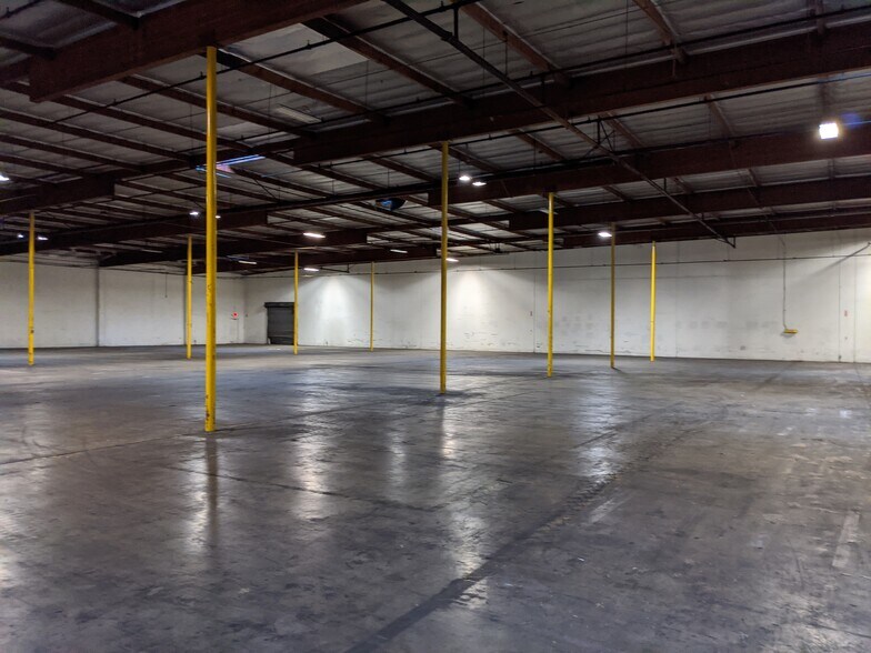 More Photos Of 1118 E 223rd St, Carson Warehouse For Lease
