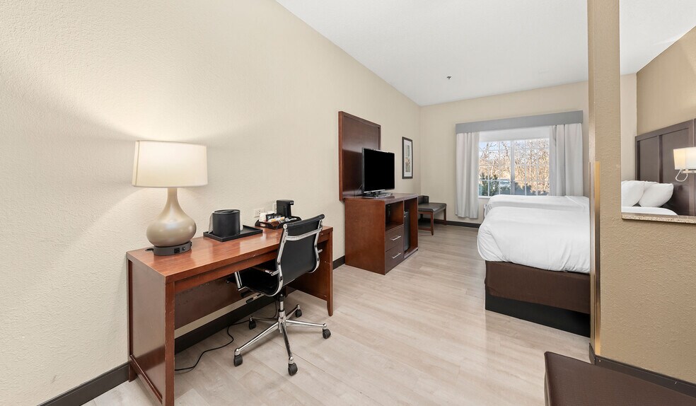 More Photos Of 1775 E Belvidere Rd, Grayslake Hotel For Sale