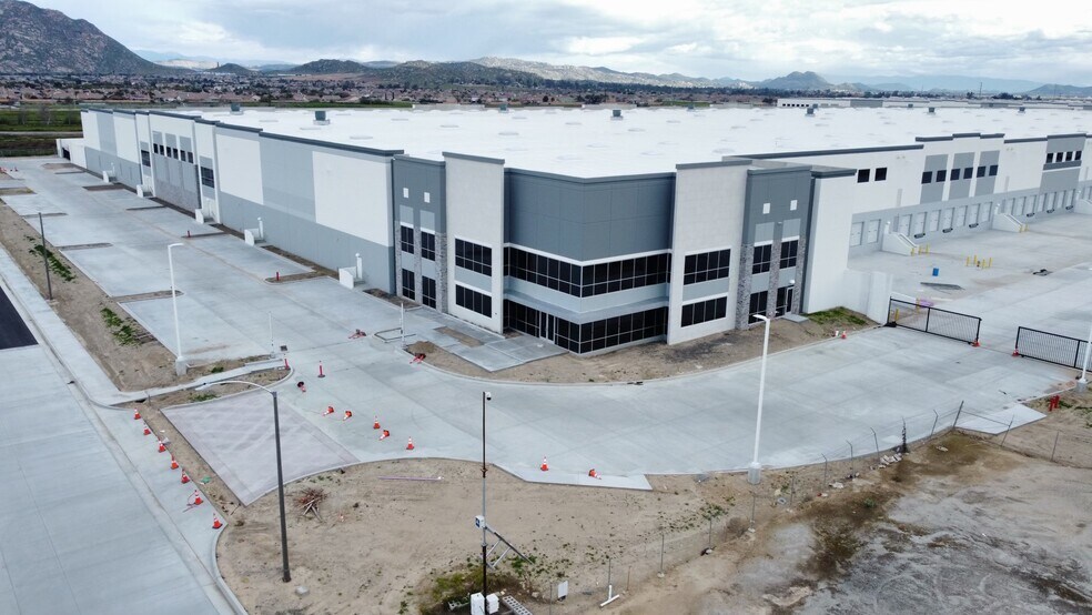 More Photos Of 3600 Redlands Ave, Perris Distribution For Lease