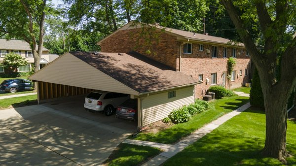 More Photos Of 516 Neff Ln, Grosse Pointe Apartments For Sale