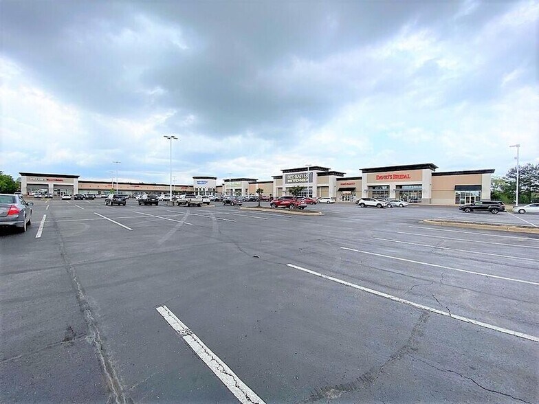 More Photos Of 3944-3952 N Gloster St, Tupelo Unknown For Lease