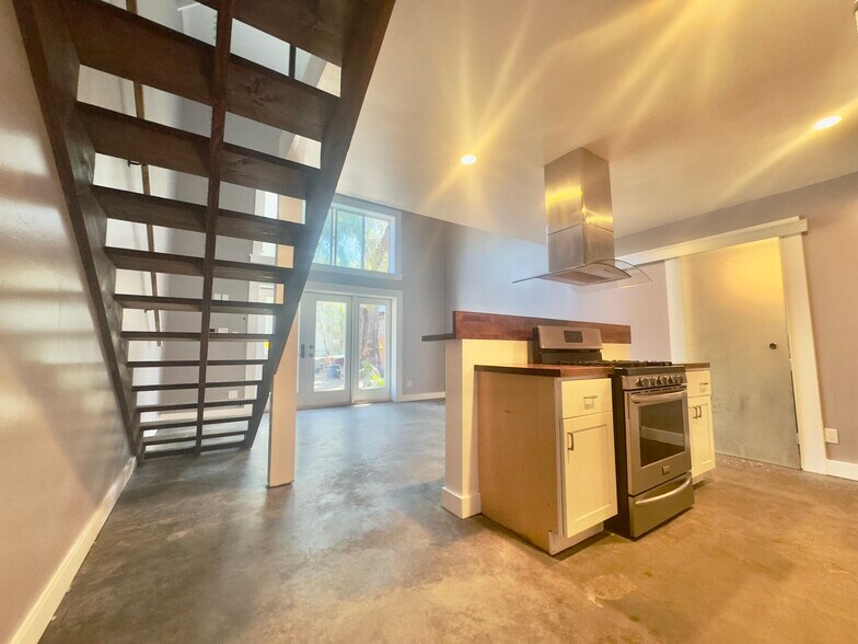 More Photos Of 1254 E 12th St, Oakland Apartments For Sale