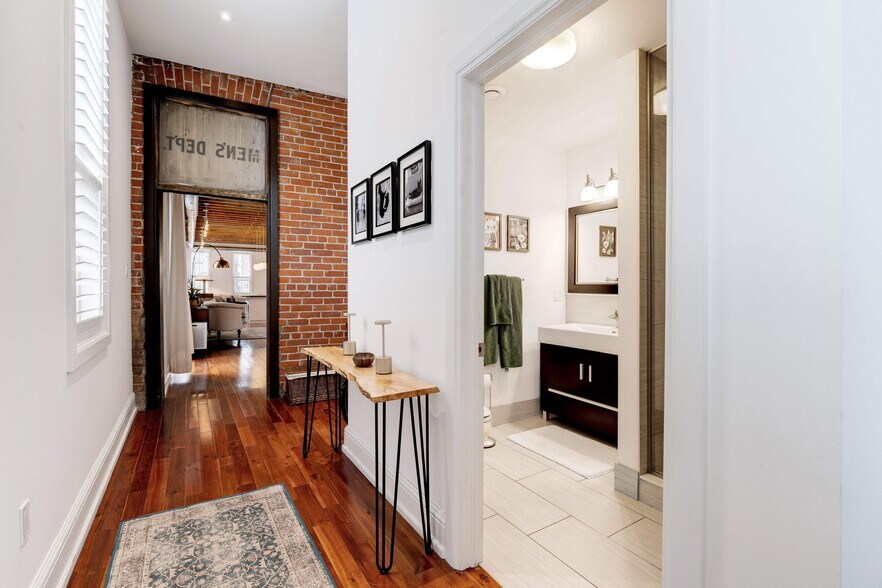 More Photos Of 205 King St E, Hamilton Storefront Retail Residential For Sale