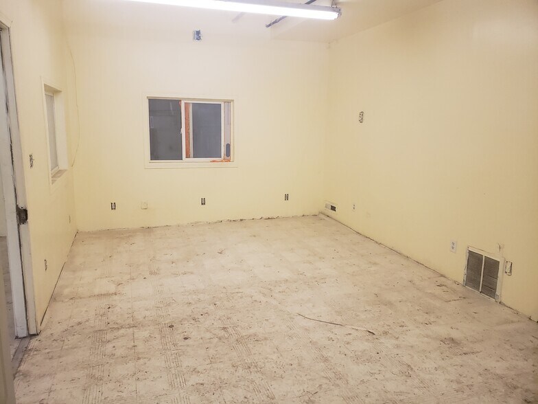 More Photos Of 3363 S 700 W, Salt Lake City Flex For Sale