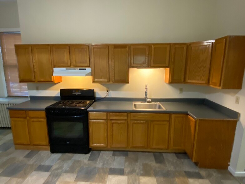 More Photos Of 31 Congress St, Cohoes Apartments For Sale