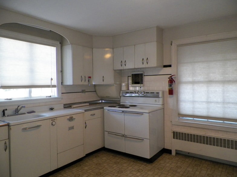 More Photos Of 24 Newport Ave, Pawtucket Office Residential For Sale