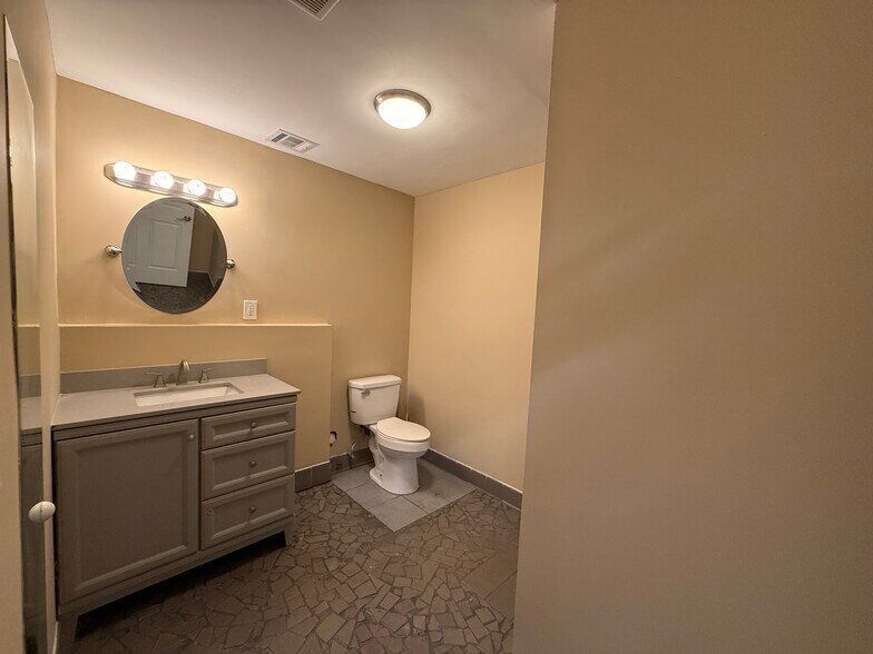 More Photos Of 1791 Blount Rd, Pompano Beach Warehouse For Sale