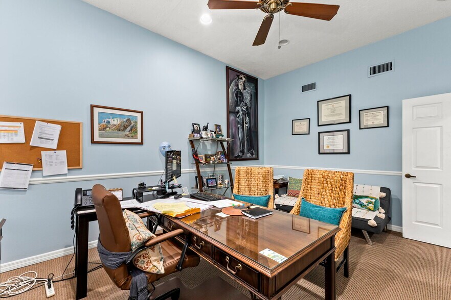 More Photos Of 900 SE Ocean Blvd, Stuart Office For Sale
