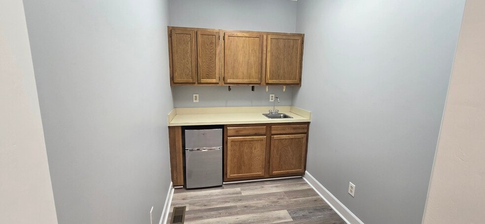 More Photos Of 2525 Raeford Rd, Fayetteville Medical For Sale