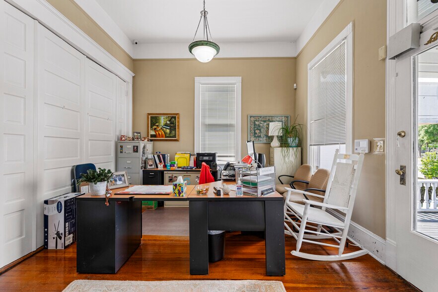 More Photos Of 308 10th St, Columbus Office Residential For Sale