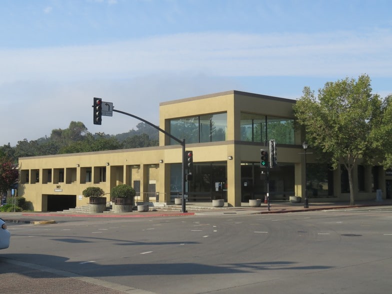 More Photos Of 3525-3529 Mt Diablo Blvd, Lafayette Freestanding For Lease