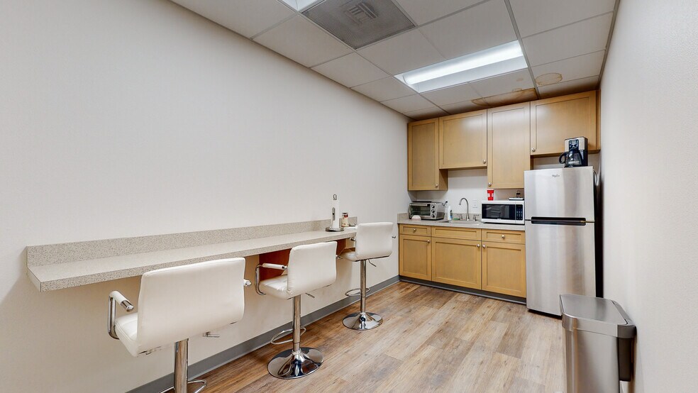 More Photos Of 10537 Santa Monica Blvd, Los Angeles Medical For Sale