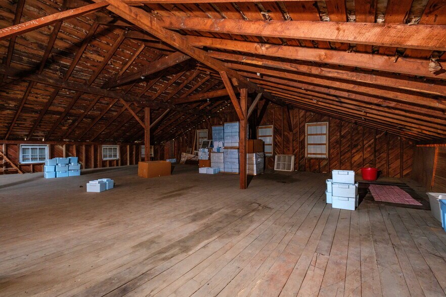 More Photos Of 180 Hollar Circle, Timberville Warehouse For Sale