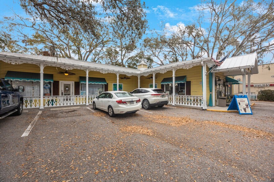 More Photos Of 3407 Lithia Pinecrest Rd, Valrico Storefront Retail Office For Sale