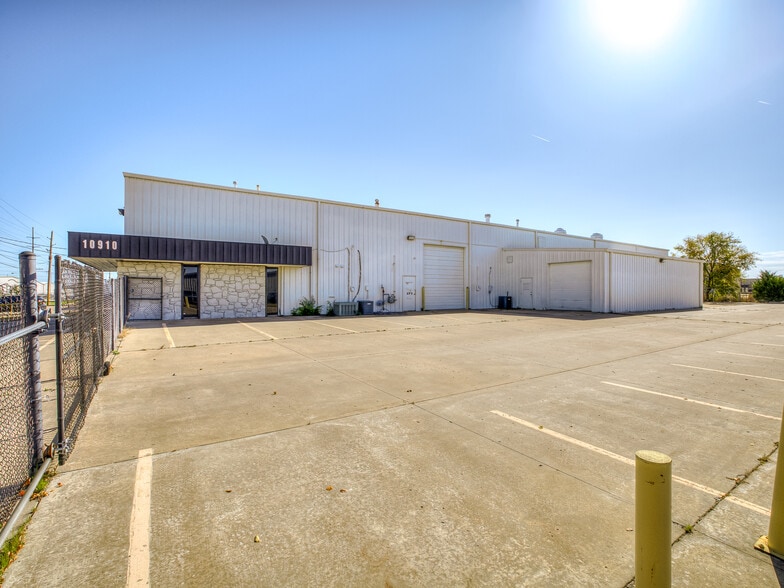 More Photos Of 10910 E 55th Pl, Tulsa Manufacturing For Sale