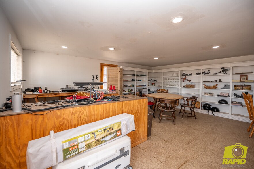 More Photos Of 425 Highland Park, Robert Lee Flex For Sale