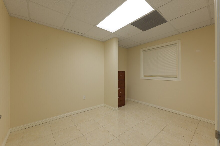 More Photos Of 305 Expressway 83, Mission Medical For Sale