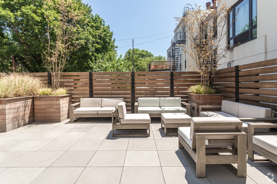 More Photos Of 635 4th Ave, Brooklyn Apartments For Lease