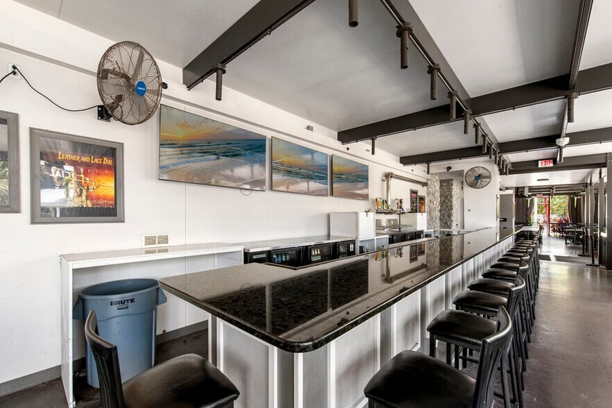 More Photos Of 4725 Vincennes Blvd, Cape Coral Restaurant For Sale