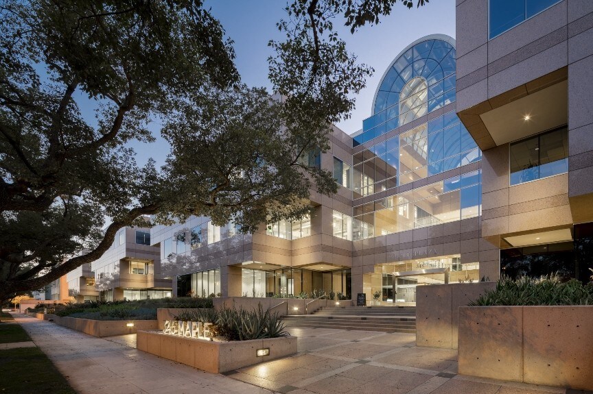 More Photos Of 345 N Maple Dr, Beverly Hills Office For Lease