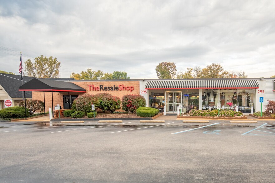 More Photos Of 295 N Lindbergh Blvd, Saint Louis Freestanding For Sale