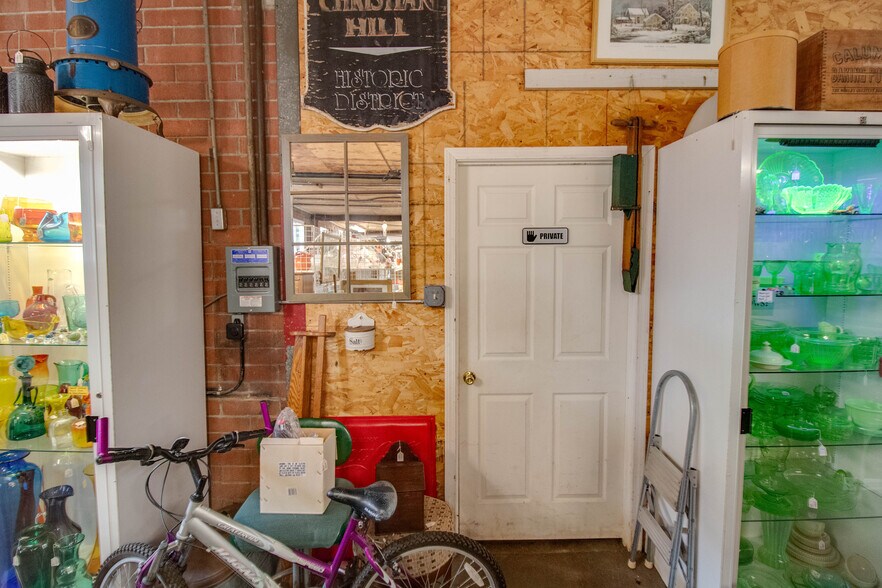 More Photos Of 1007 W Delmar Ave, Godfrey General Retail For Sale