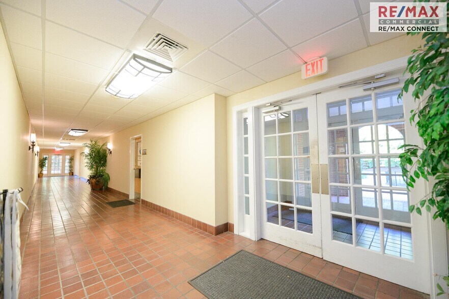 More Photos Of 401 Oyster Point Rd, Newport News Medical For Sale