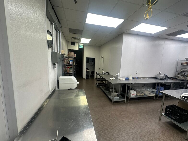 More Photos Of 107 17th Ave, Calgary Apartments For Lease