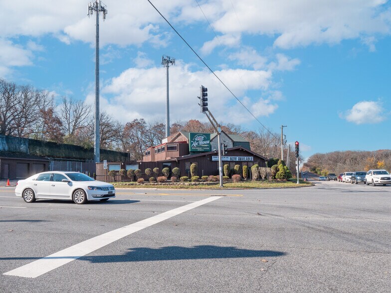 More Photos Of 13500 S Harlem Ave, Orland Park Bar For Sale