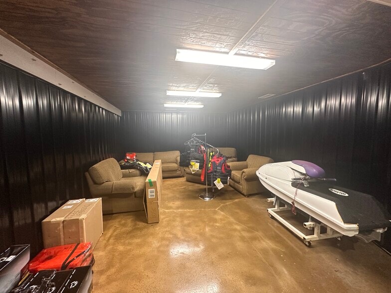 More Photos Of 3028 N Columbia St, Milledgeville Showroom For Sale