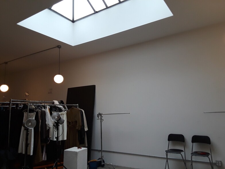 More Photos Of 39 Norman Ave, Brooklyn Showroom For Lease