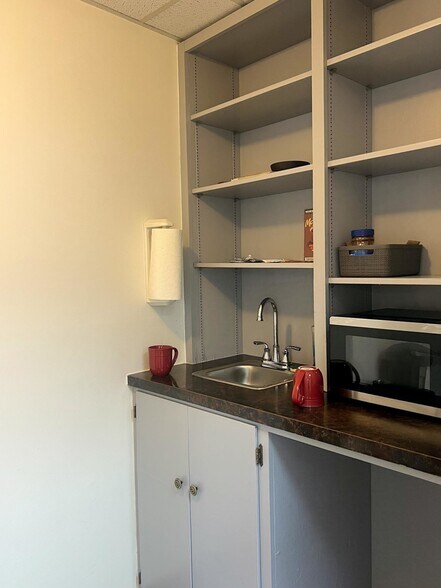 More Photos Of 2250 Murrell Rd, Lynchburg Office For Sale