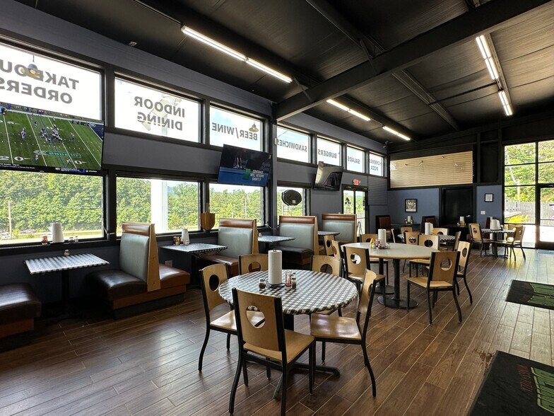 More Photos Of 277 Luther Seiber Blvd, Pioneer Restaurant For Sale