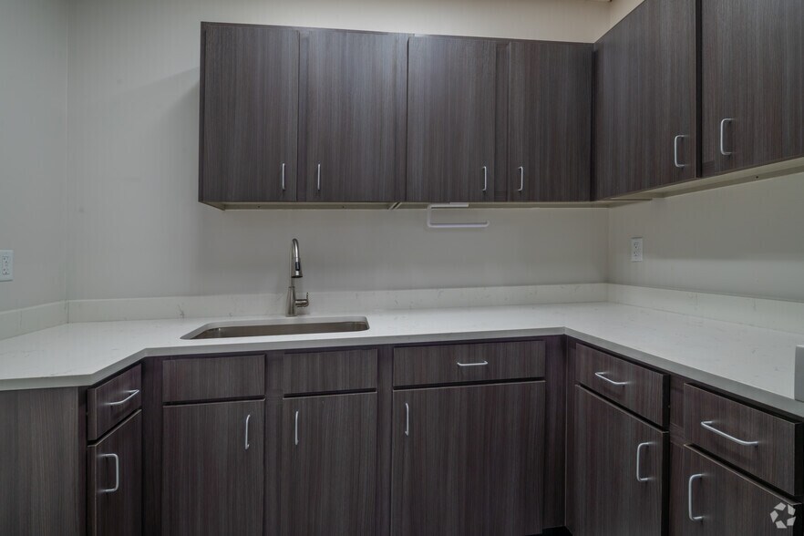 More Photos Of 711 Navarro St, San Antonio Office For Lease