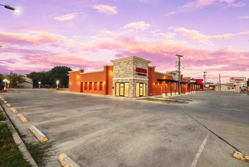 More Photos Of 4946 Rigsby Ave, San Antonio Restaurant For Sale