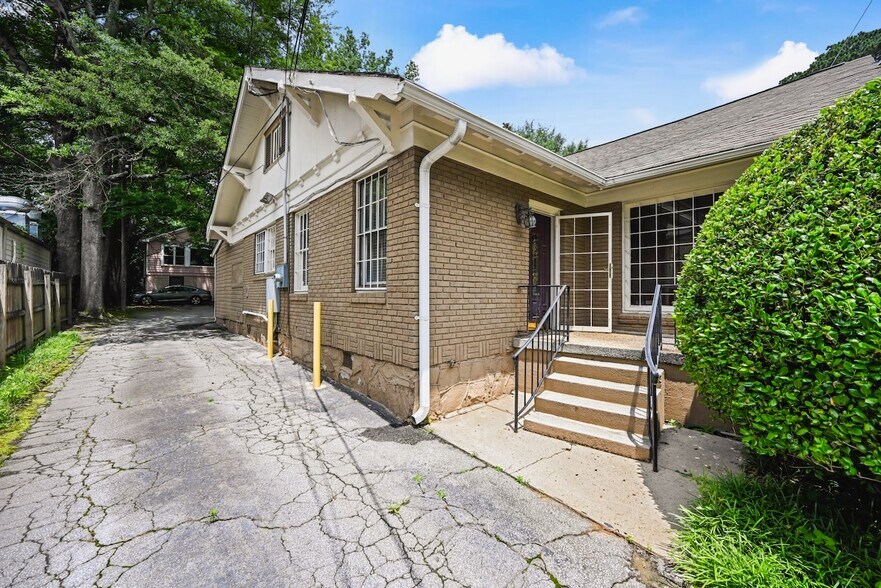 More Photos Of 1624 NE Piedmont Ave, Atlanta Medical For Sale