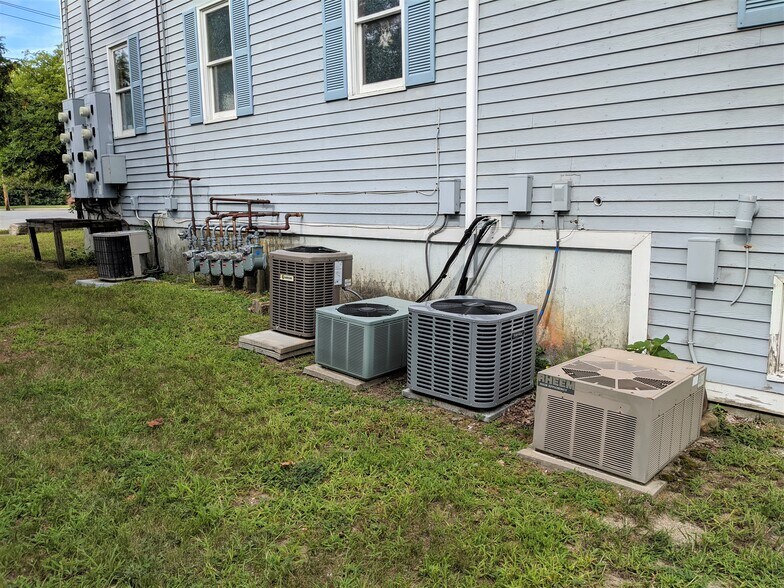 More Photos Of 241 Main St, Townsend Office Residential For Lease