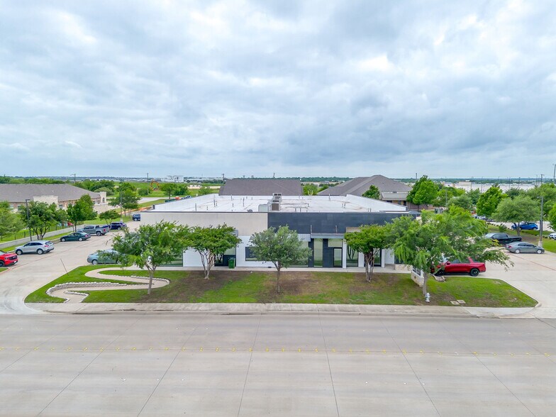 More Photos Of 221 Regency Pky, Mansfield Medical For Lease