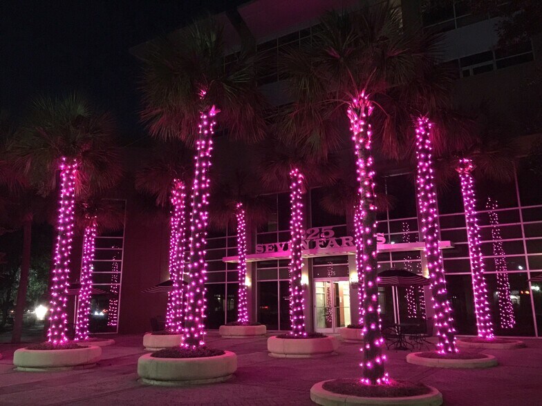 More Photos Of 225 Seven Farms Dr, Daniel Island Office Residential For Lease