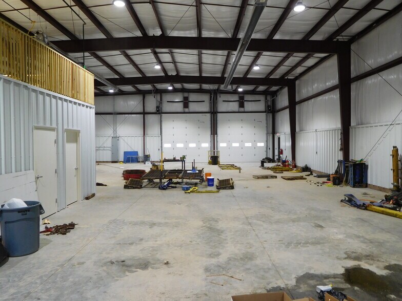 More Photos Of 1622 Glass Ave, Fairmont Light Manufacturing For Lease