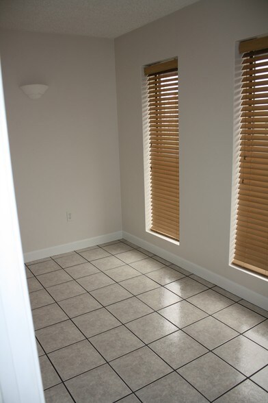 More Photos Of 4917 Maryville Rd, Granite City Office For Sale
