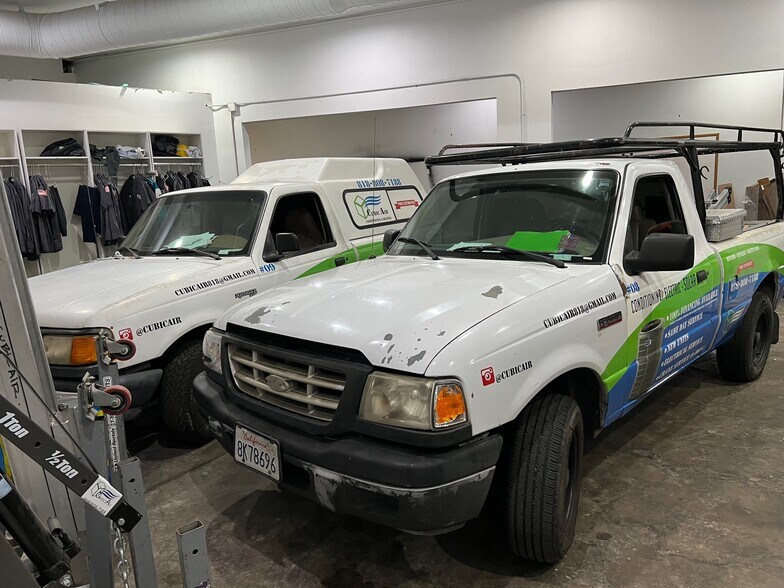 More Photos Of 9121 Woodman Ave, Arleta Storefront Retail Office For Sale